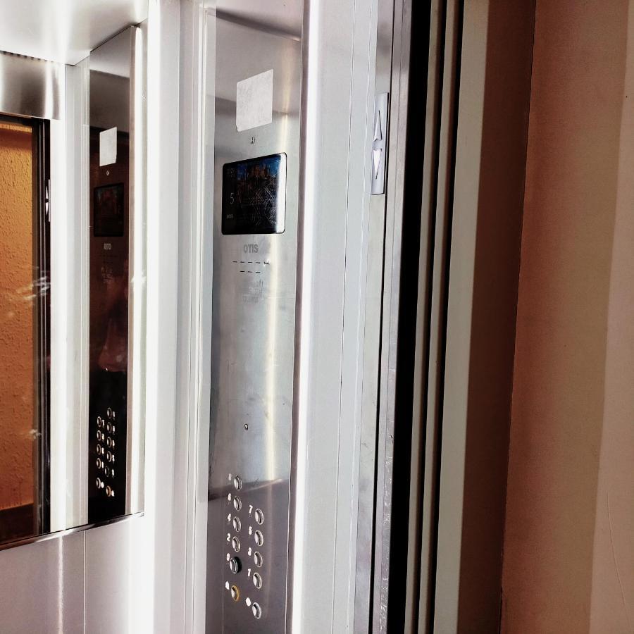 La Puerta Al Centro De Logrono Vino Crianza Y Desayuno Incluidos Appartement Buitenkant foto