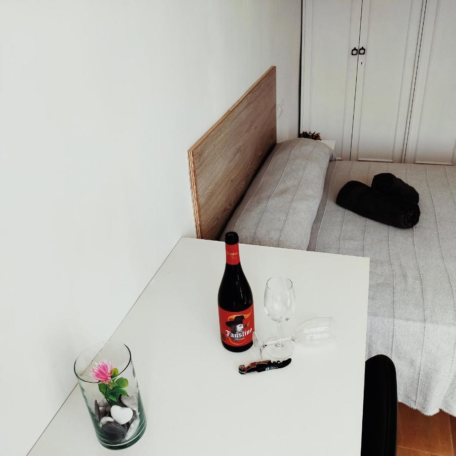 La Puerta Al Centro De Logrono Vino Crianza Y Desayuno Incluidos Appartement Buitenkant foto
